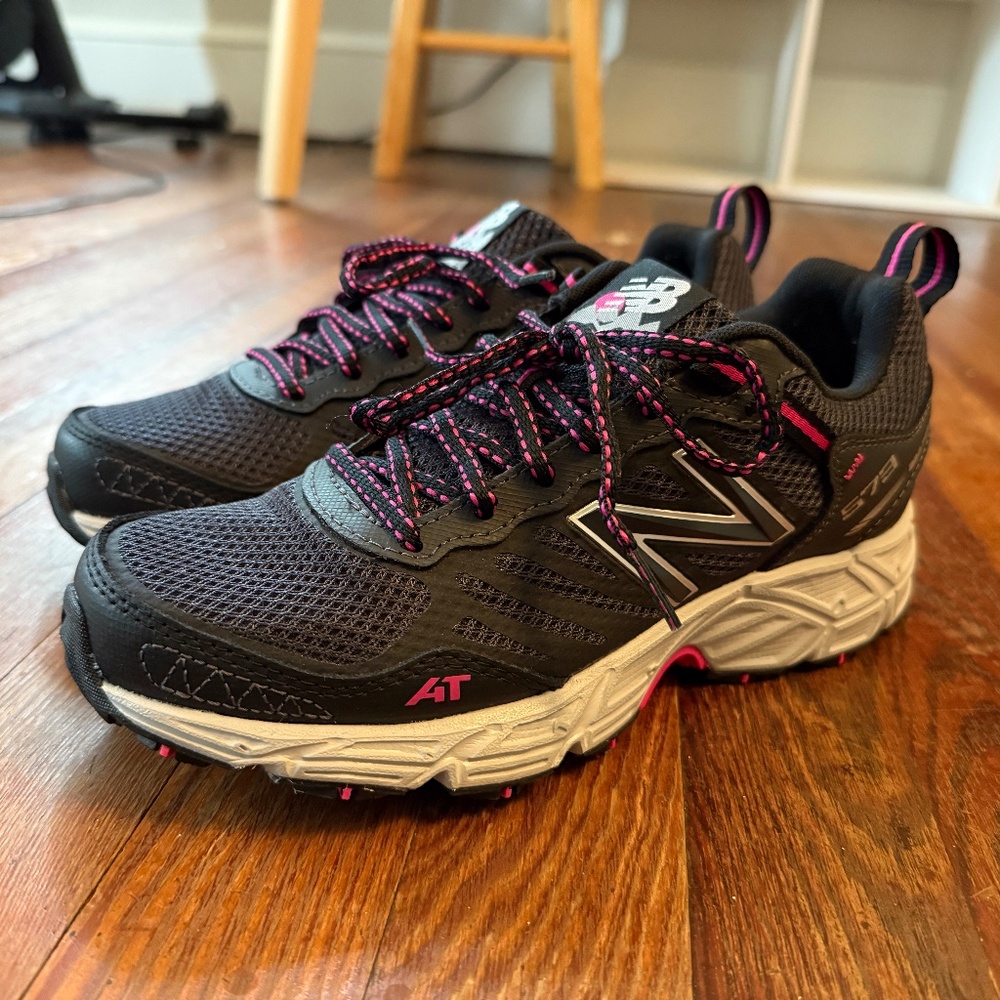 New Balance Women's 573v3 | size 7